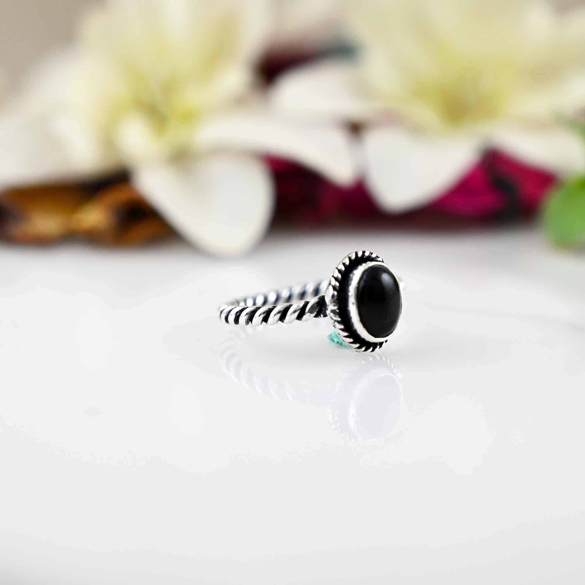 Dainty Black Onyx Ring, silver band ring, Stackable band, black stone ring, Handmade Ring, Black Gemstone, Delicate Everyday Ring