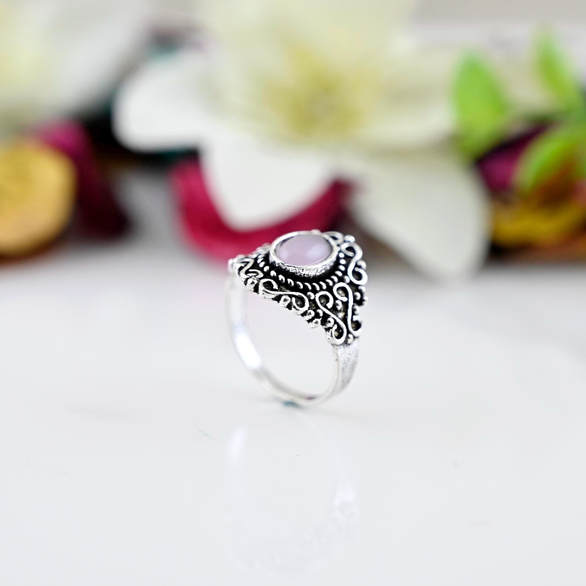 Natural Rose quartz statement ring, Pink Rose Quartz ring, Rose Quartz love ring Women, Pink quartz ring in silver, Unique fashion ring
