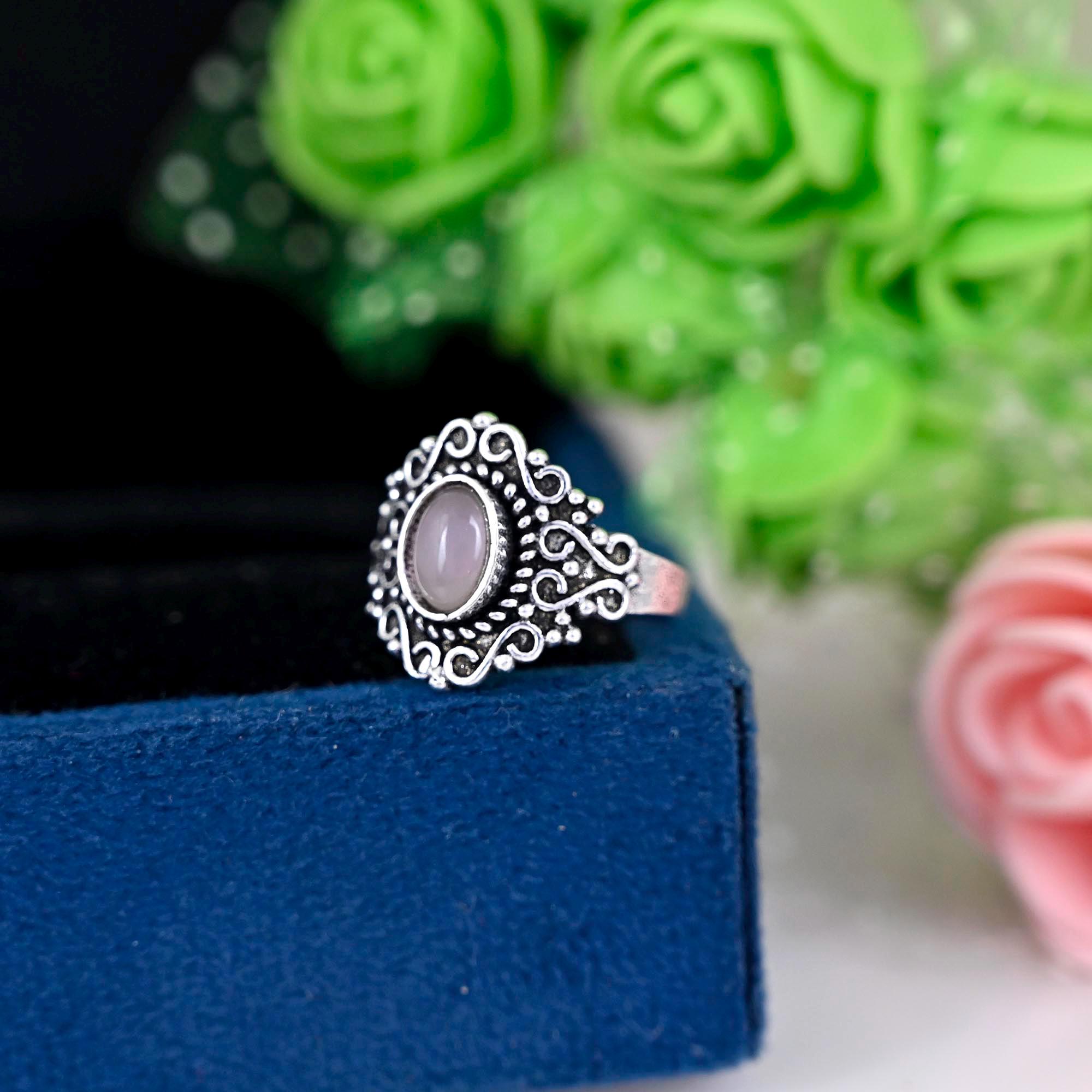 Natural Rose quartz statement ring, Pink Rose Quartz ring, Rose Quartz love ring Women, Pink quartz ring in silver, Unique fashion ring