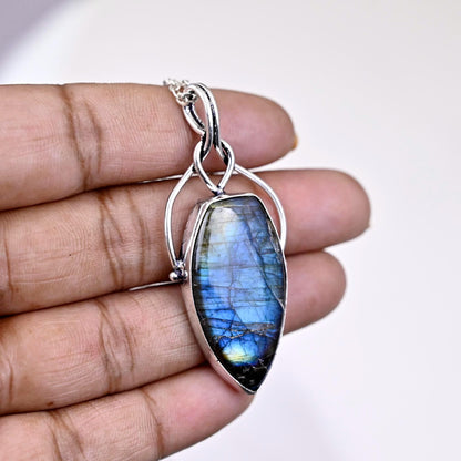 Arrowhead Gem Necklace, Long Labradorite Pendant, Labradorite Shield Necklace , Gemstone Long Necklace, Labradorite Chunky Silver Necklace