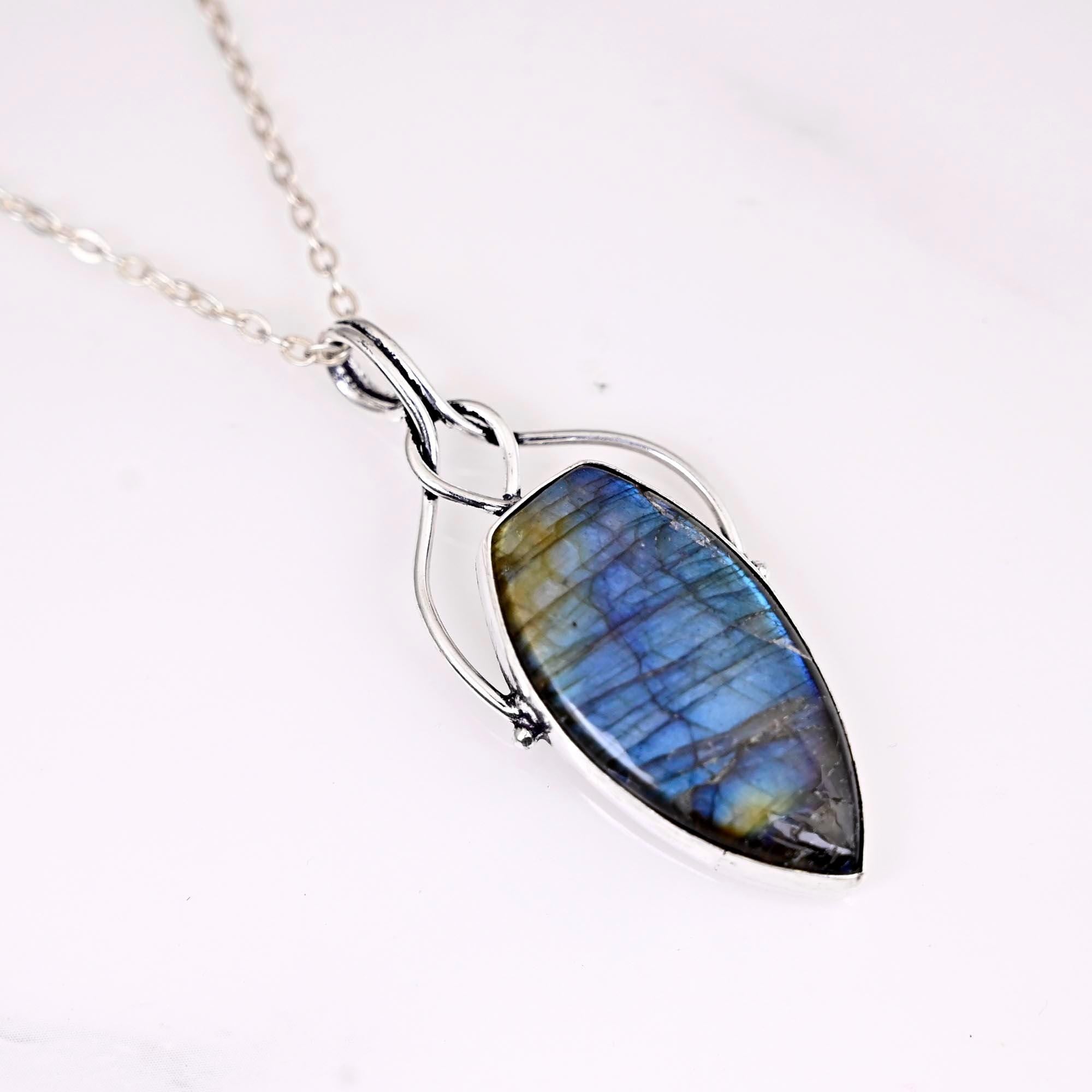 Arrowhead Gem Necklace, Long Labradorite Pendant, Labradorite Shield Necklace , Gemstone Long Necklace, Labradorite Chunky Silver Necklace