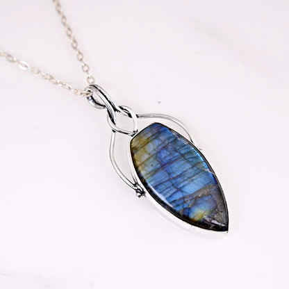 Arrowhead Gem Necklace, Long Labradorite Pendant, Labradorite Shield Necklace , Gemstone Long Necklace, Labradorite Chunky Silver Necklace